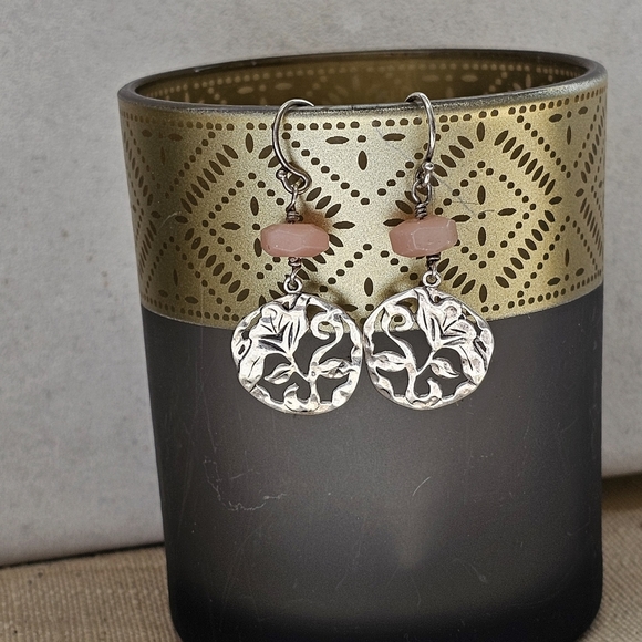 Silpada 925 Sterling Pink Soapstone Bead Floral Drop Earrings - Picture 2 of 13